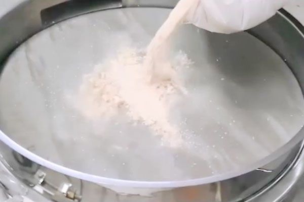 木粉筛分振动筛试机视频